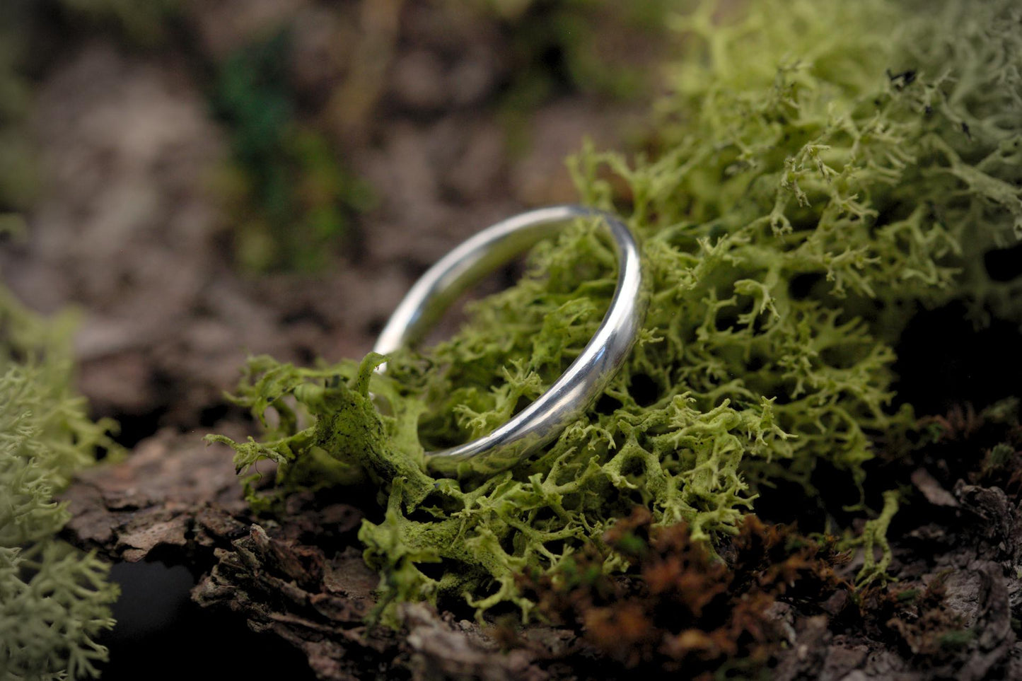 Oval Ring Band