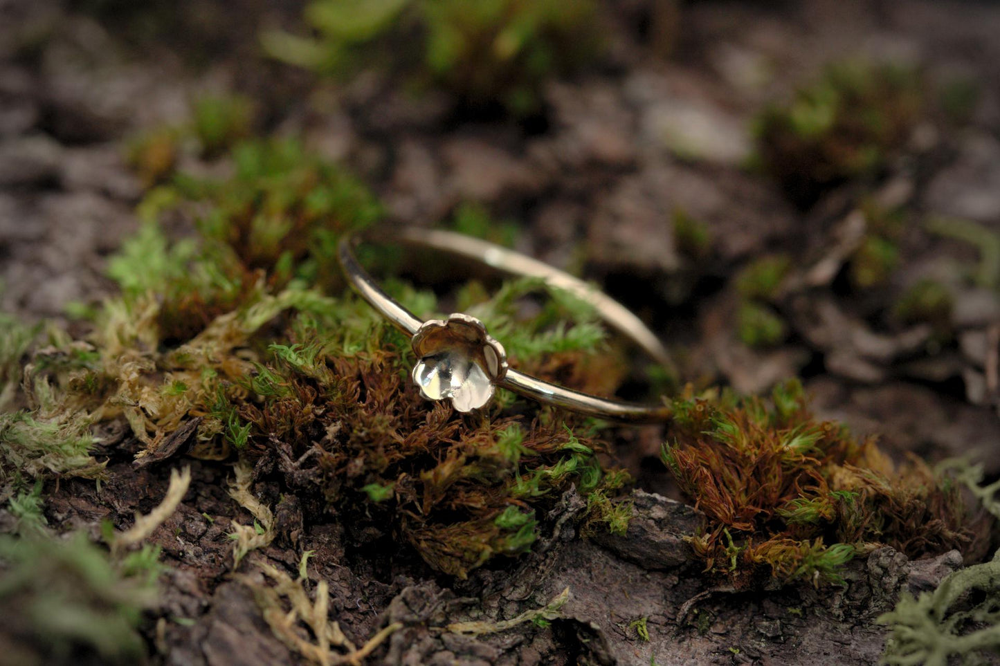 Dainty Flower Ring - 9ct Gold