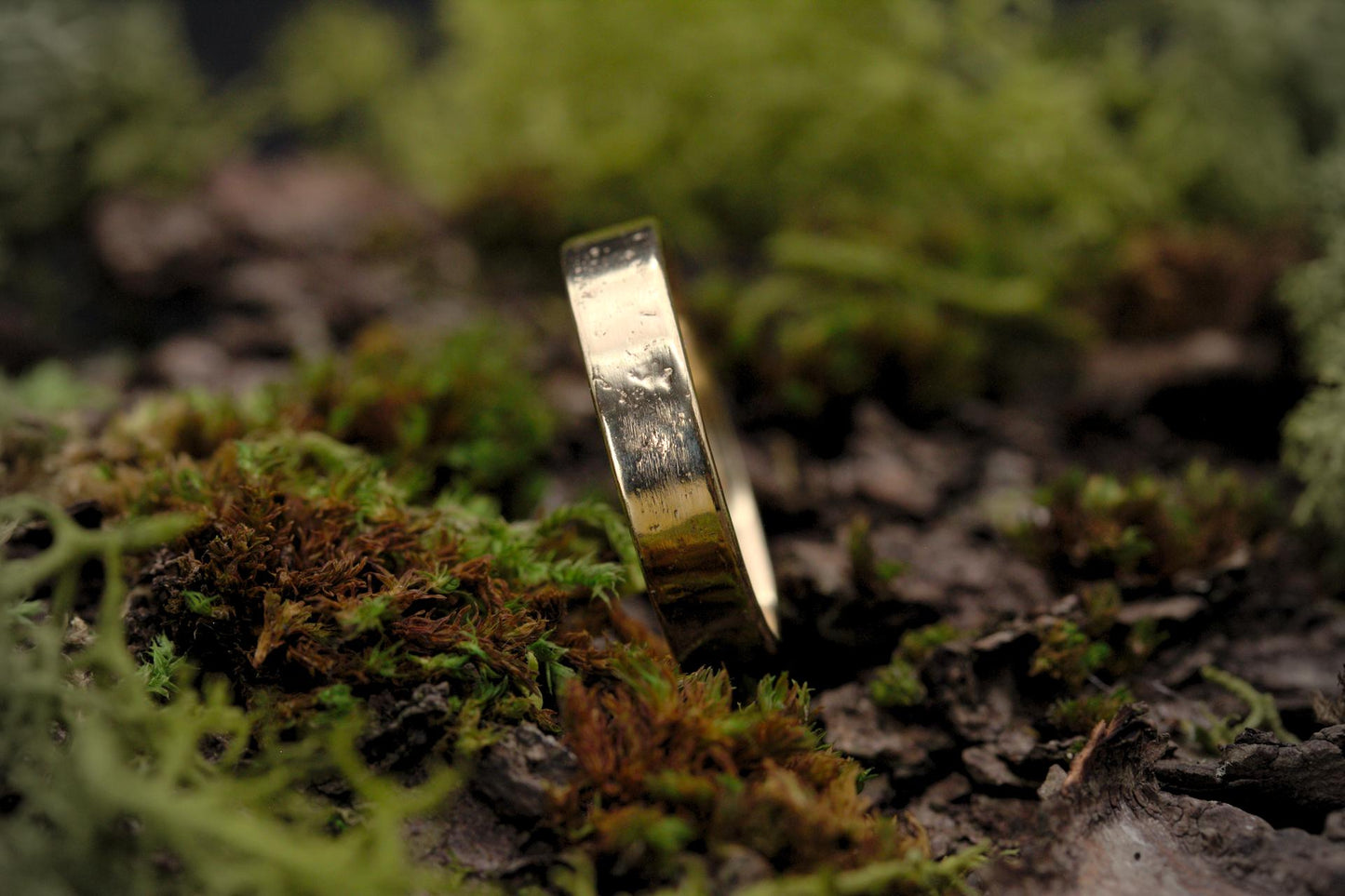 Weathered Stone Ring - 9ct Gold